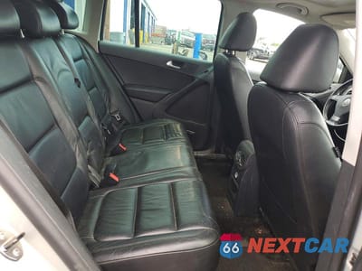 Zdjęcie 11 z 13 samochodu: 2010 VOLKSWAGEN TIGUAN SE VIN:WVGBV7AXXAW525902 - miniatura