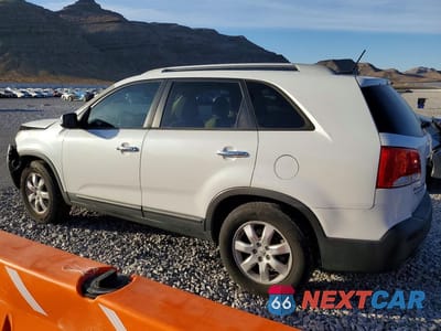 Drugie zdjęcie samochodu z przodu: 2013 KIA SORENTO LX VIN:5XYKT3A65DG337655 - miniatura