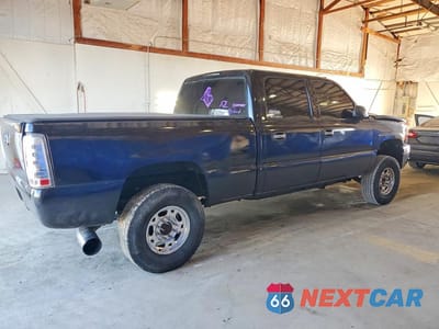 Trzecie zdjęcie samochodu z tyłu: 2002 CHEVROLET SILVERADO C2500 HEAVY DUTY VIN:1GCHC23182F108988 - miniatura
