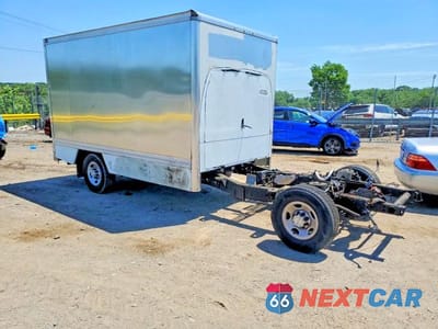 Zdjęcie 11 z 14 samochodu: 2023 CHEVROLET EXPRESS G3500 DELIVERY VAN VIN:1GB0GSF76P1168777 - miniatura