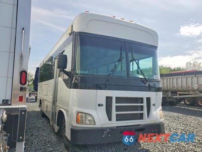 2013 FREIGHTLINER CHASSIS M LINE SHUTTLE BUS 4UZADEDT1DCFF1403 - główne zdjęcie licytacji z USA - miniatura