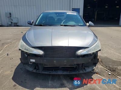 Piąte zdjęcie samochodu w środku: 2019 HYUNDAI ELANTRA SEL VIN:5NPD84LF3KH444674 - miniatura