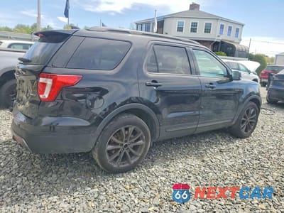 Trzecie zdjęcie samochodu z tyłu: 2017 FORD EXPLORER XLT VIN:1FM5K8D80HGC87949 - miniatura