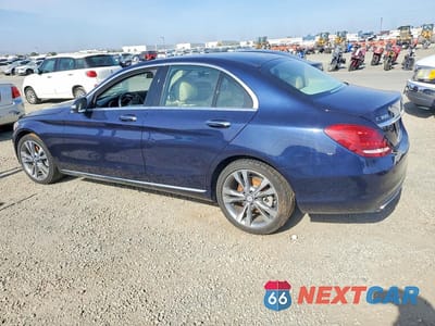 Drugie zdjęcie samochodu z przodu: 2015 MERCEDES-BENZ C 300 4MATIC VIN:55SWF4KB1FU019082 - miniatura
