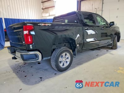Trzecie zdjęcie samochodu z tyłu: 2026 CHEVROLET SILVERADO K1500 LT VIN:2GCUKDED2T1157701 - miniatura