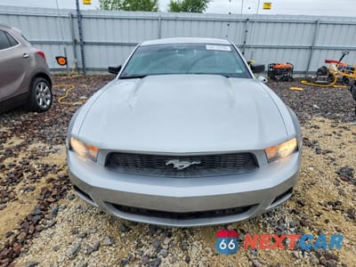 Piąte zdjęcie samochodu w środku: 2012 FORD MUSTANG VIN:1ZVBP8AM0C5272251 - miniatura