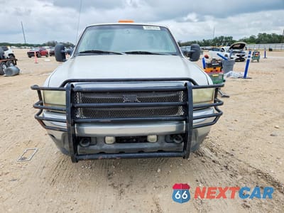 Piąte zdjęcie samochodu w środku: 2001 FORD F250 SUPER - DELIVERY TRUCK VIN:1FTNX20F91EB36469 - miniatura