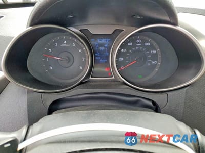 Zdjęcie 9 z 12 samochodu: 2012 HYUNDAI VELOSTER BASE VIN:KMHTC6AD8CU029828 - miniatura