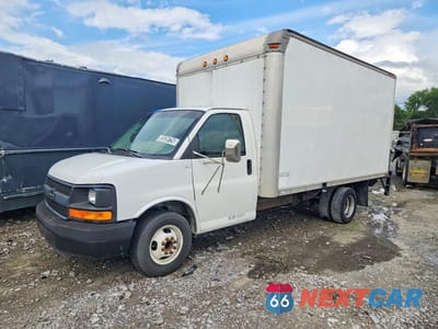 2005 CHEVROLET EXPRESS BOX TRUCK 1GBHG31U051189028 - główne zdjęcie licytacji z USA - miniatura