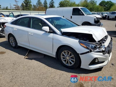 Czwarte zdjęcie samochodu z boku: 2019 HYUNDAI SONATA SE VIN:5NPE24AF5KH809543 - miniatura