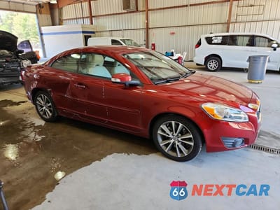 Czwarte zdjęcie samochodu z boku: 2011 VOLVO C70 T5 VIN:YV1672MC6BJ108085 - miniatura