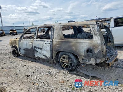 Drugie zdjęcie samochodu z przodu: 2018 CHEVROLET SUBURBAN K1500 LT VIN:1GNSKHKC5JR142437 - miniatura