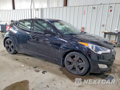 Czwarte zdjęcie samochodu z boku: 2013 HYUNDAI VELOSTER BASE VIN:KMHTC6AD2DU121227 - miniatura