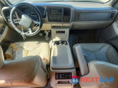 Zdjęcie 8 z 12 samochodu: 2000 GMC YUKON XL K1500 VIN:3GKFK16T7YG211963 - miniatura