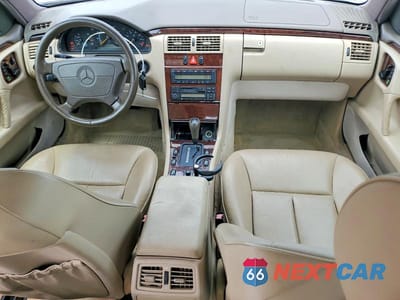 Zdjęcie 8 z 12 samochodu: 1996 MERCEDES-BENZ E 320 VIN:WDBJF55FXTJ014515 - miniatura