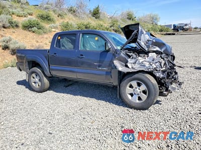 Czwarte zdjęcie samochodu z boku: 2015 TOYOTA TACOMA V6 VIN:3TMLU4EN7FM170455 - miniatura