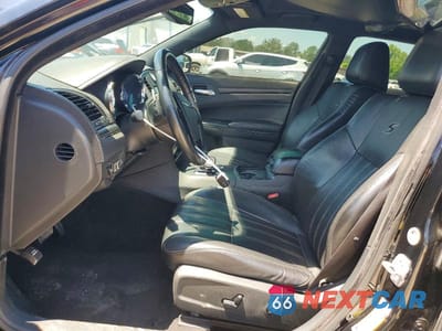 Zdjęcie 7 z 12 samochodu: 2014 CHRYSLER 300 S VIN:2C3CCABG7EH373175 - miniatura