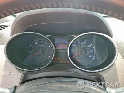 Zdjęcie 9 z 12 samochodu: 2014 HYUNDAI TUCSON SE VIN:KM8JU3AG2EU802602 - miniatura