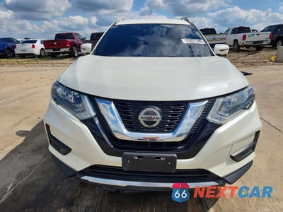 Piąte zdjęcie samochodu w środku: 2020 NISSAN ROGUE SV VIN:5N1AT2MT1LC720059 - miniatura