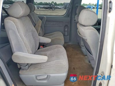 Zdjęcie 11 z 13 samochodu: 1999 TOYOTA SIENNA LE VIN:4T3ZF13CXXU155601 - miniatura