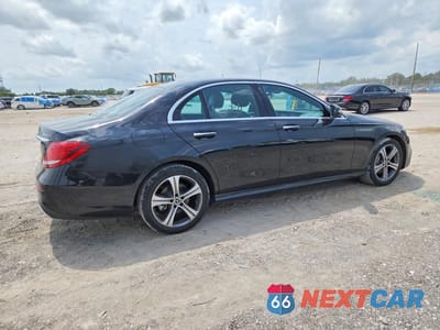 Trzecie zdjęcie samochodu z tyłu: 2020 MERCEDES-BENZ E 350 4MATIC VIN:WDDZF8EBXLA732266 - miniatura