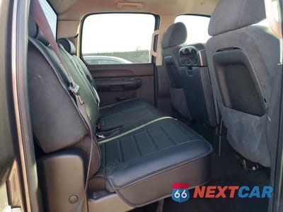 Zdjęcie 10 z 12 samochodu: 2007 CHEVROLET SILVERADO K1500 CREW CAB VIN:2GCEK13M871571805 - miniatura