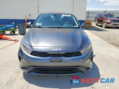 Piąte zdjęcie samochodu w środku: 2023 KIA FORTE LXS VIN:3KPF24AD1PE590675 - miniatura