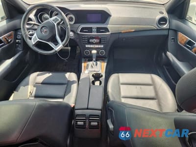 Zdjęcie 8 z 12 samochodu: 2012 MERCEDES-BENZ C 250 VIN:WDDGF4HBXCR203302 - miniatura
