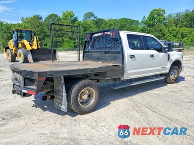 Trzecie zdjęcie samochodu z tyłu: 2019 FORD F350 SUPER DUTY VIN:1FT8W3DT7KEF15204 - miniatura