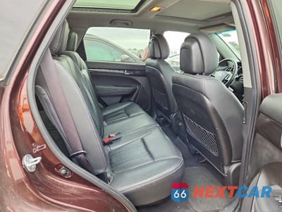 Zdjęcie 10 z 12 samochodu: 2012 KIA SORENTO EX VIN:5XYKU4A26CG268070 - miniatura