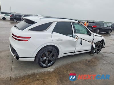Trzecie zdjęcie samochodu z tyłu: 2022 GENESIS GV70 2.5T STANDARD VIN:KMUMADTB7NU050653 - miniatura