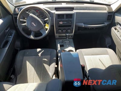 Zdjęcie 8 z 14 samochodu: 2010 JEEP LIBERTY SPORT VIN:1J4PN2GK5AW133025 - miniatura