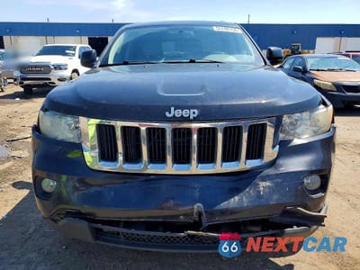 Piąte zdjęcie samochodu w środku: 2011 JEEP GRAND CHEROKEE LAREDO VIN:1J4RR4GG4BC543340 - miniatura