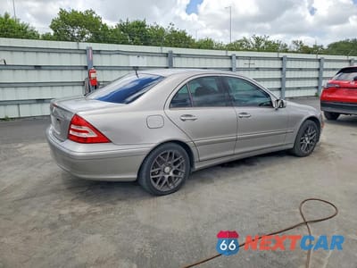 Trzecie zdjęcie samochodu z tyłu: 2005 MERCEDES-BENZ C 240 4MATIC VIN:WDBRF81J85F628435 - miniatura