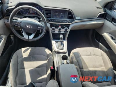 Zdjęcie 8 z 12 samochodu: 2019 HYUNDAI ELANTRA SEL VIN:5NPD84LF8KH454309 - miniatura