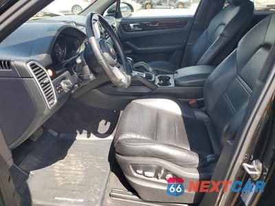 Zdjęcie 7 z 13 samochodu: 2019 PORSCHE CAYENNE VIN:WP1AA2AY0KDA03606 - miniatura