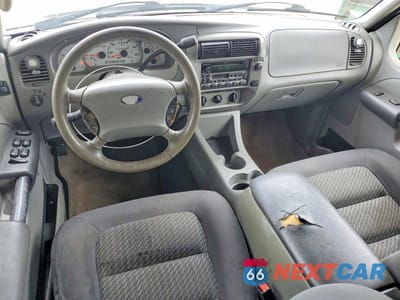 Zdjęcie 8 z 12 samochodu: 2003 FORD EXPLORER SPORT TRAC VIN:1FMZU67EX3UC07410 - miniatura