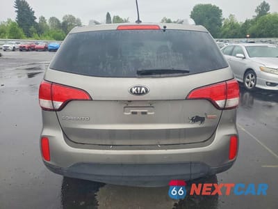 Zdjęcie 6 z 12 samochodu: 2015 KIA SORENTO LX VIN:5XYKTCA69FG631868 - miniatura