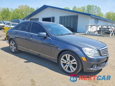 Czwarte zdjęcie samochodu z boku: 2011 MERCEDES-BENZ C 300 4MATIC VIN:WDDGF8BB6BR174511 - miniatura
