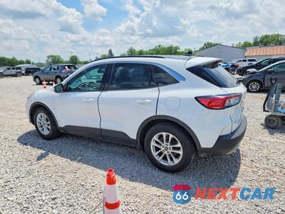 Drugie zdjęcie samochodu z przodu: 2020 FORD ESCAPE SE VIN:1FMCU0G69LUB29522 - miniatura