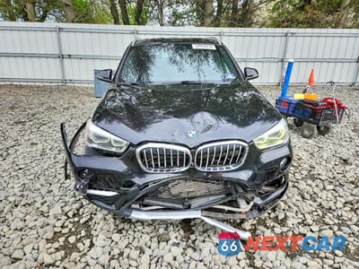 Piąte zdjęcie samochodu w środku: 2017 BMW X1 XDRIVE28I VIN:WBXHT3C38H5F72150 - miniatura
