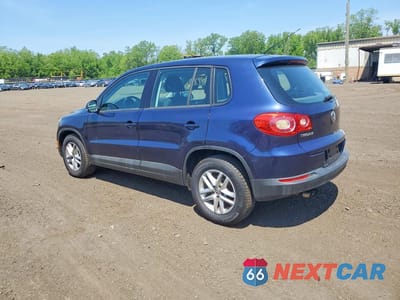 Drugie zdjęcie samochodu z przodu: 2011 VOLKSWAGEN TIGUAN S VIN:WVGAV7AX0BW553432 - miniatura