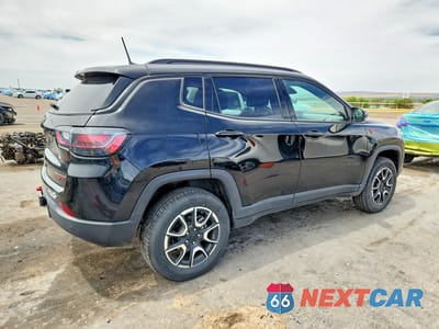 Trzecie zdjęcie samochodu z tyłu: 2024 JEEP COMPASS TRAILHAWK VIN:3C4NJDDN5RT106203 - miniatura