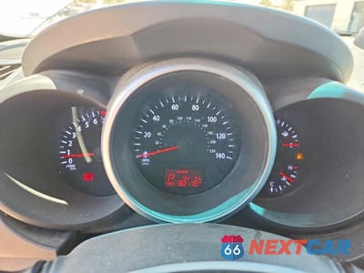 Zdjęcie 9 z 12 samochodu: 2013 KIA SOUL + VIN:KNDJT2A68D7577141 - miniatura
