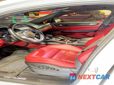 Piąte zdjęcie samochodu w środku: 2022 PORSCHE CAYENNE GTS COUPE VIN:WP1BG2AY1NDA56239 - miniatura