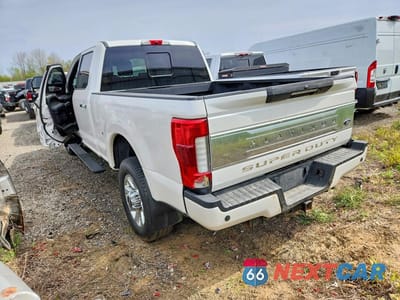 Drugie zdjęcie samochodu z przodu: 2019 FORD F350 SUPER DUTY VIN:1FT8W3BT7KEG37774 - miniatura