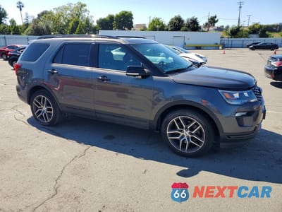Czwarte zdjęcie samochodu z boku: 2019 FORD EXPLORER SPORT VIN:1FM5K8GT8KGB42875 - miniatura