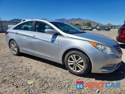 Czwarte zdjęcie samochodu z boku: 2013 HYUNDAI SONATA GLS VIN:5NPEB4AC6DH555141 - miniatura