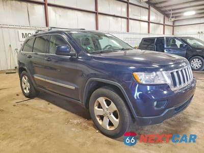 Czwarte zdjęcie samochodu z boku: 2012 JEEP GRAND CHEROKEE LAREDO VIN:1C4RJFAG2CC219791 - miniatura
