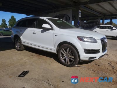 Czwarte zdjęcie samochodu z boku: 2013 AUDI Q7 PREMIUM PLUS VIN:WA1LGAFE2DD012032 - miniatura